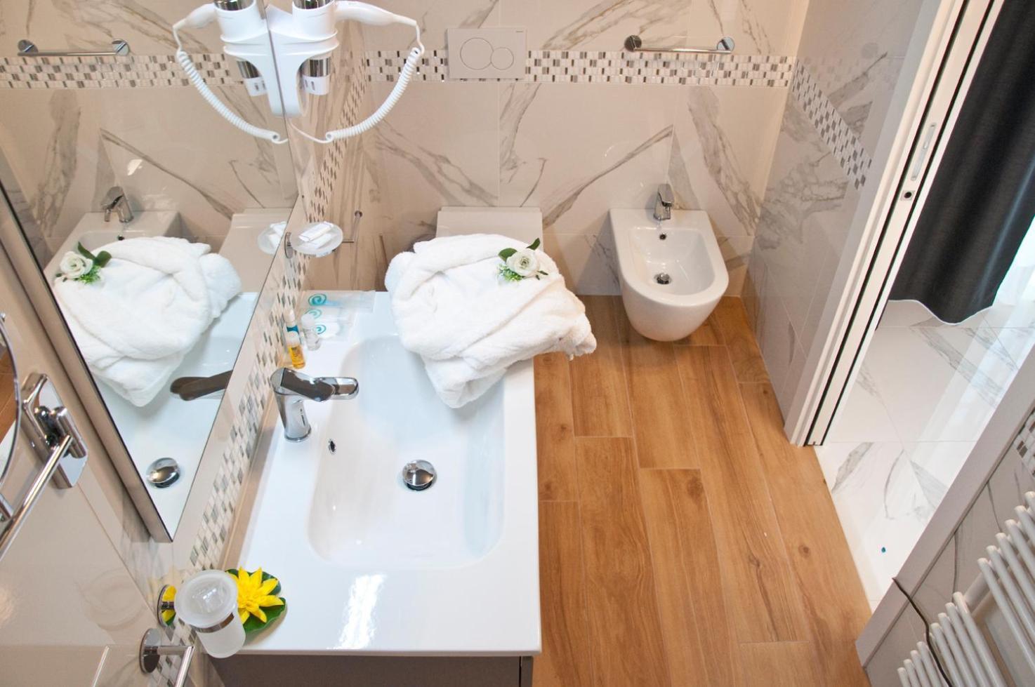 Ambruosi Village Resort & Spa Massignano エクステリア 写真