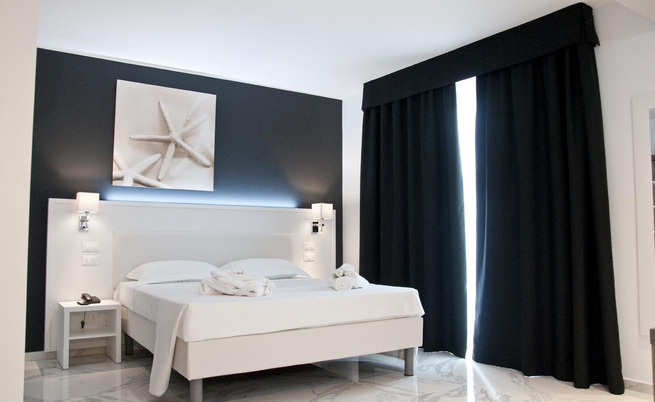 Ambruosi Village Resort & Spa Massignano エクステリア 写真