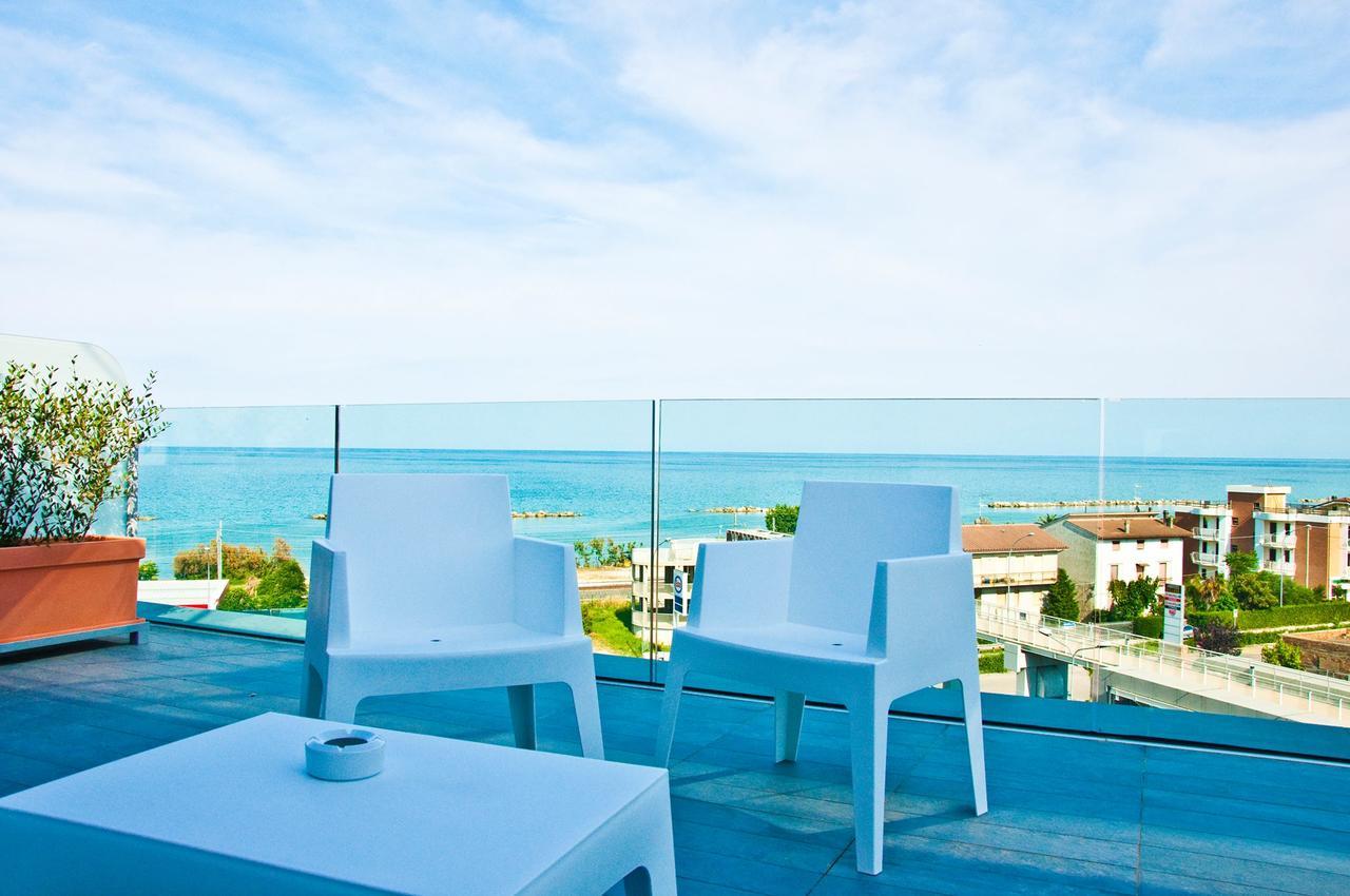 Ambruosi Village Resort & Spa Massignano エクステリア 写真