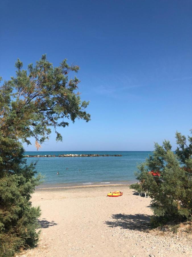 Ambruosi Village Resort & Spa Massignano エクステリア 写真